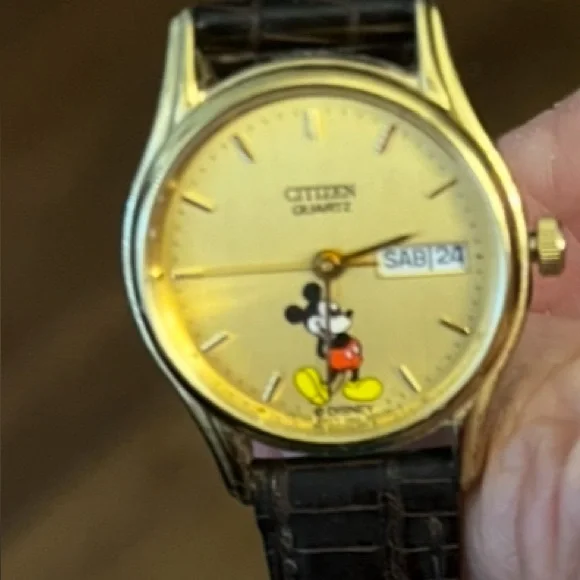 Stunning Rare Mickey Mouse Mint Running Condition Citizen  display picture 1